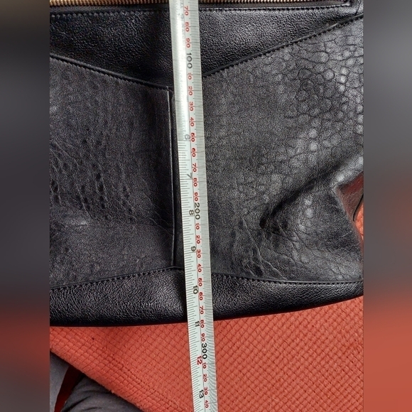 KGB Studio Black Synthetic Shoulder Bag - Picture 11 of 13